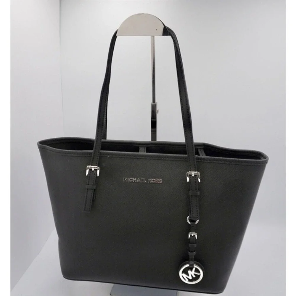 Michael Kors Voyager Medium Tote Bag Black Saffiano Leather Silver‎ Tone 37-03